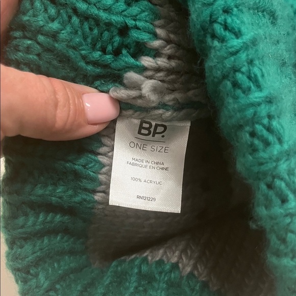 Brass Plum Green Double Knit Beanie with Reindeer Design unisex and any age - Picture 4 of 7